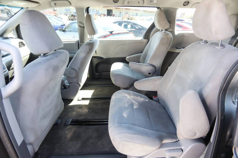 2015 Toyota Sienna L 7-Passenger