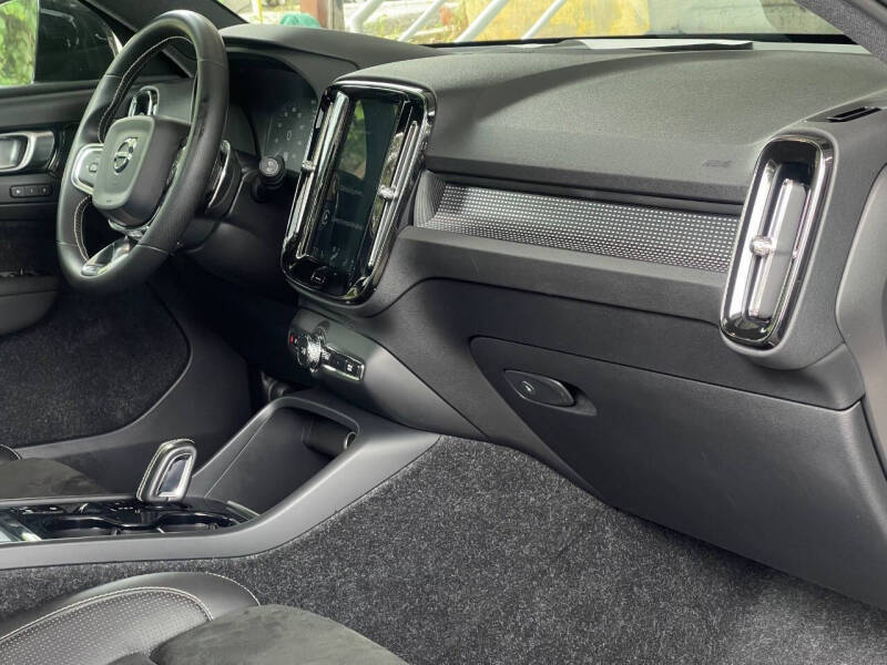 2019 Volvo XC40 T5 R-Design