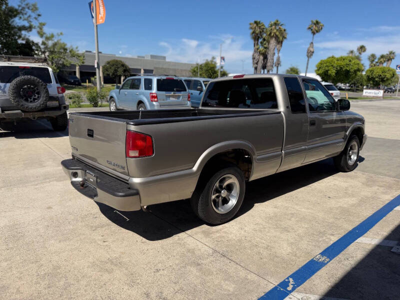 2000 Chevrolet S-10 LS