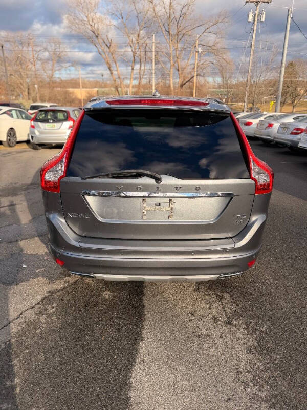 2016 Volvo XC60 T5 Platinum