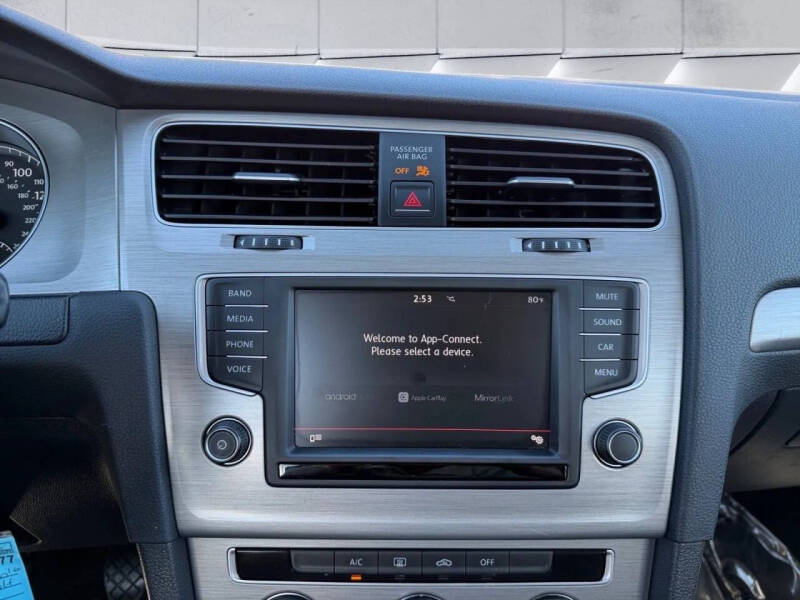 2016 Volkswagen Golf TSI S