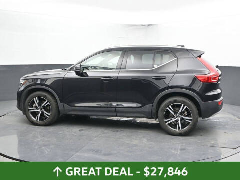 2025 Volvo XC40 B5 Core Bright Theme