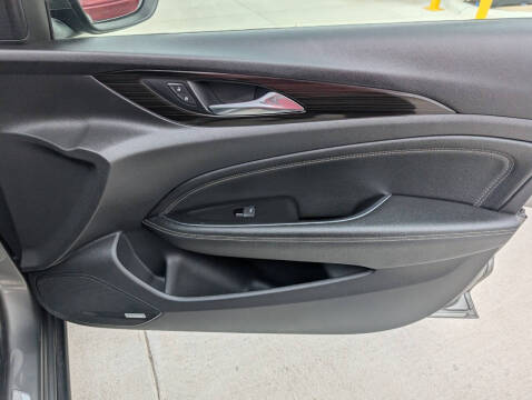 2018 Buick Regal Sportback Essence