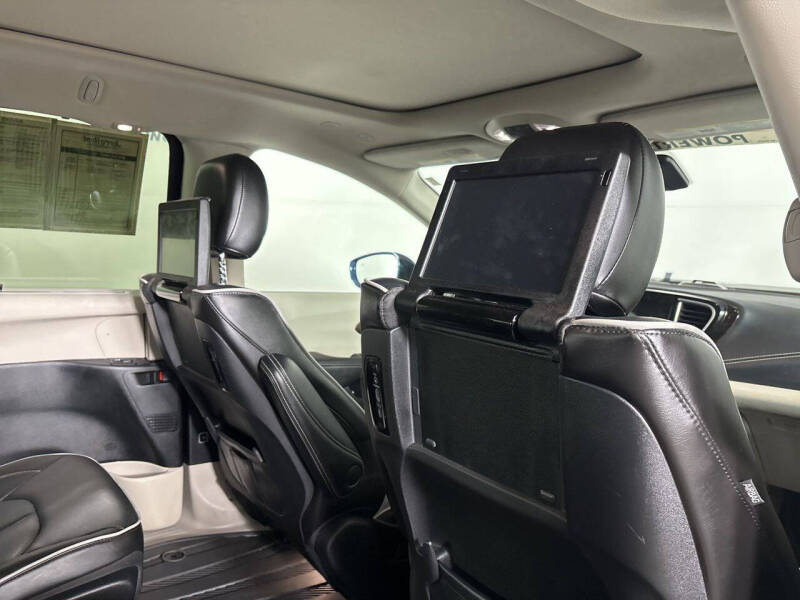 2022 Chrysler Pacifica Hybrid Limited