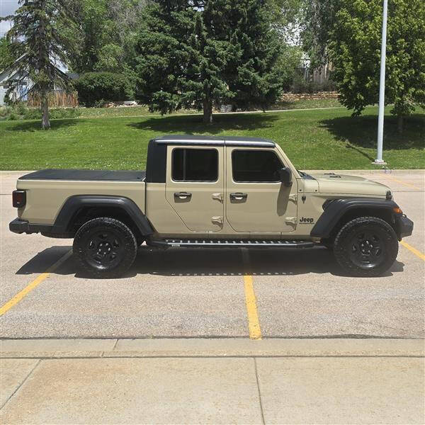 2020 Jeep Gladiator Sport