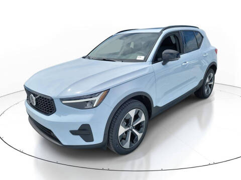 2026 Volvo XC40 B5 Core