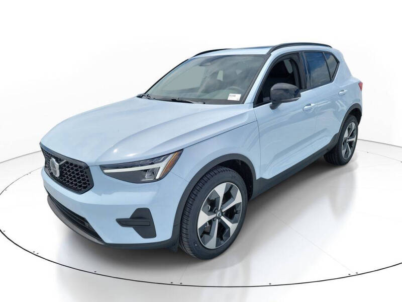 2026 Volvo XC40 B5 Core
