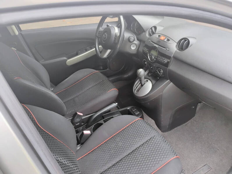 2011 Mazda MAZDA2 Touring