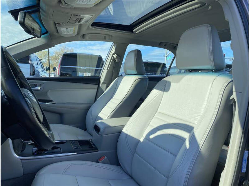 2015 Toyota Camry Hybrid