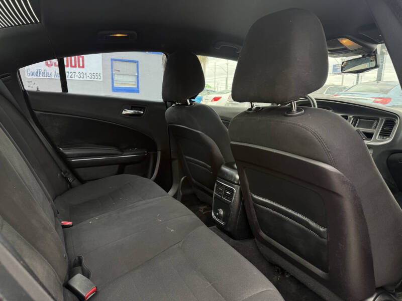 2013 Dodge Charger SE