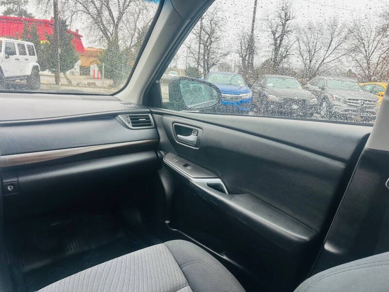 2016 Toyota Camry LE