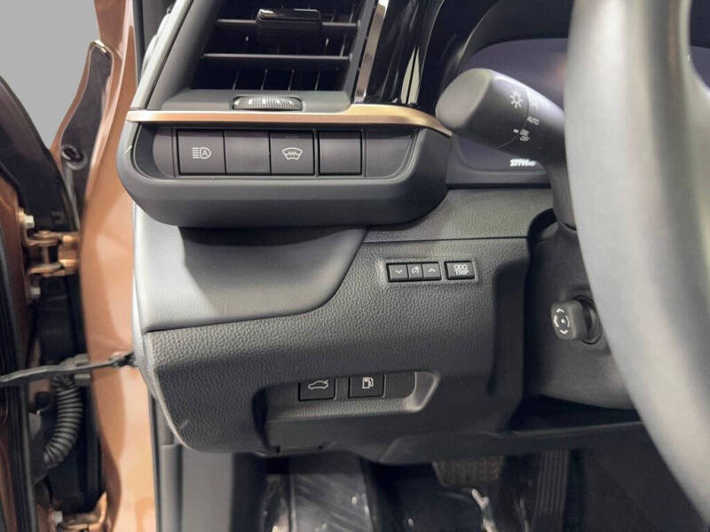 2025 Toyota Crown Platinum