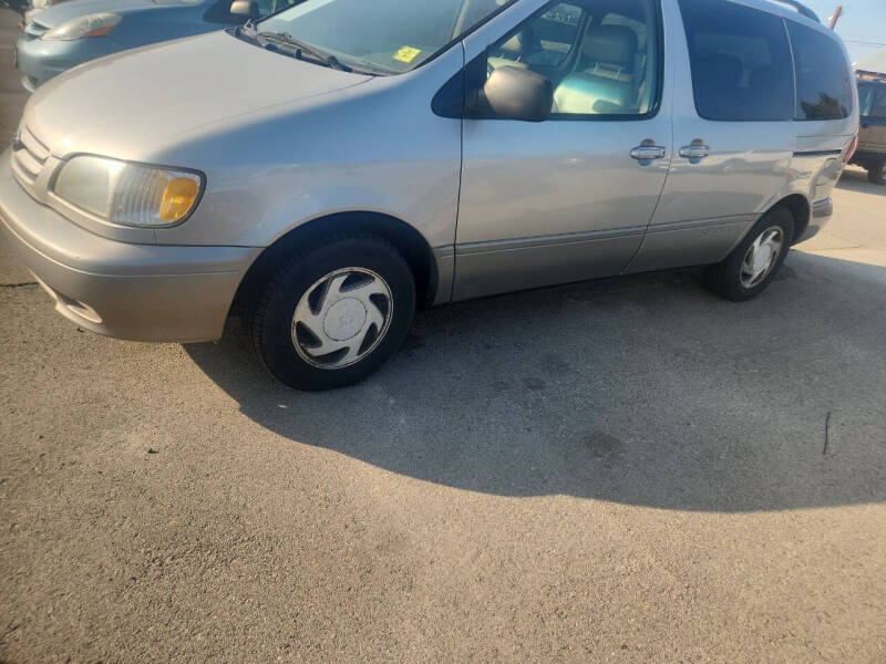 2001 Toyota Sienna LE
