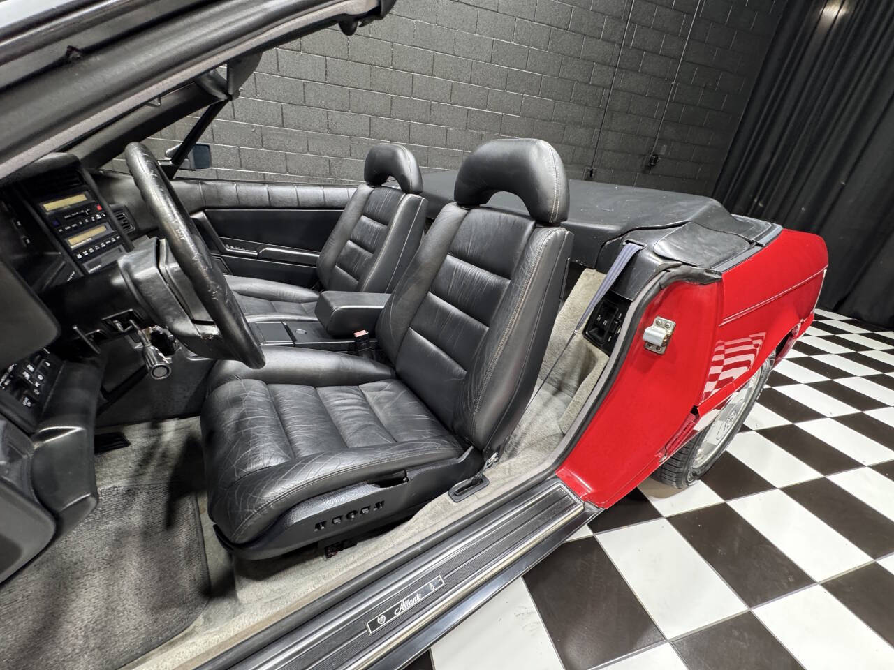 1990 Cadillac Allante 44