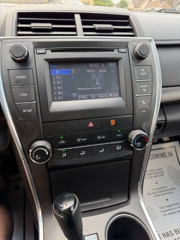 2017 Toyota Camry LE