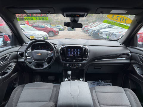 2023 Chevrolet Traverse LT Cloth