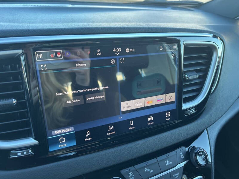 2026 Chrysler Voyager LX