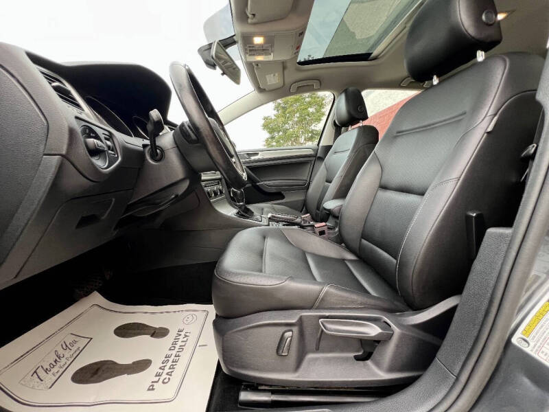 2017 Volkswagen Golf TSI Wolfsburg Edition