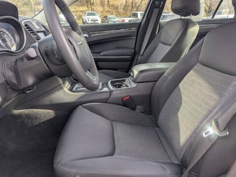 2022 Chrysler 300 Touring