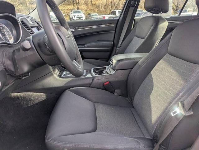 2022 Chrysler 300 Touring