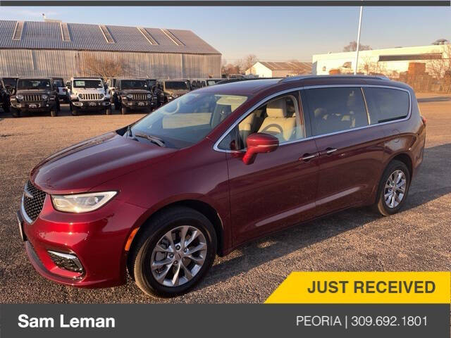 2021 Chrysler Pacifica for sale at Sam Leman Chrysler Jeep Dodge of Peoria in Peoria IL