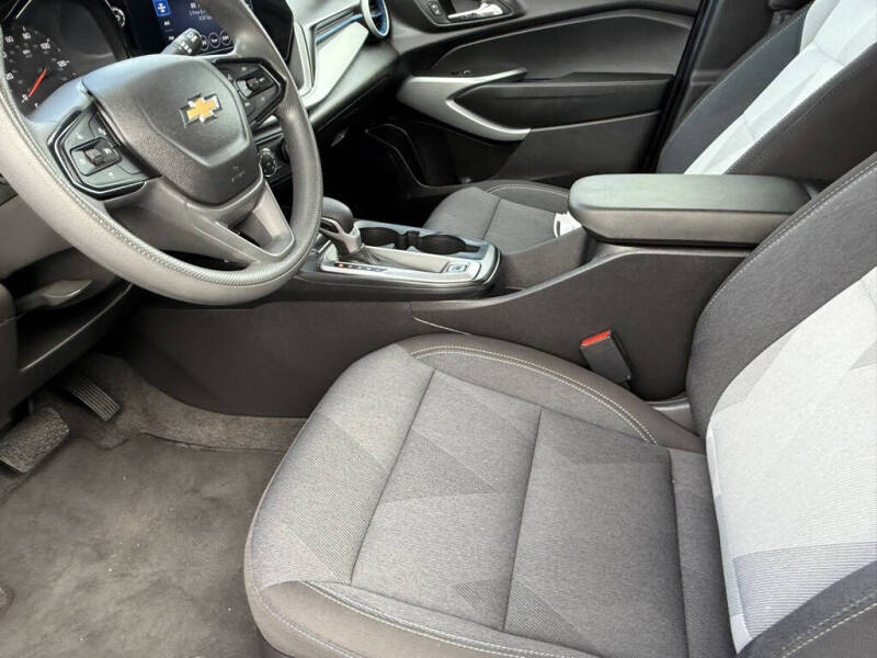 2025 Chevrolet Trax LS