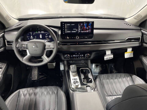 2026 Mitsubishi Outlander PHEV SEL