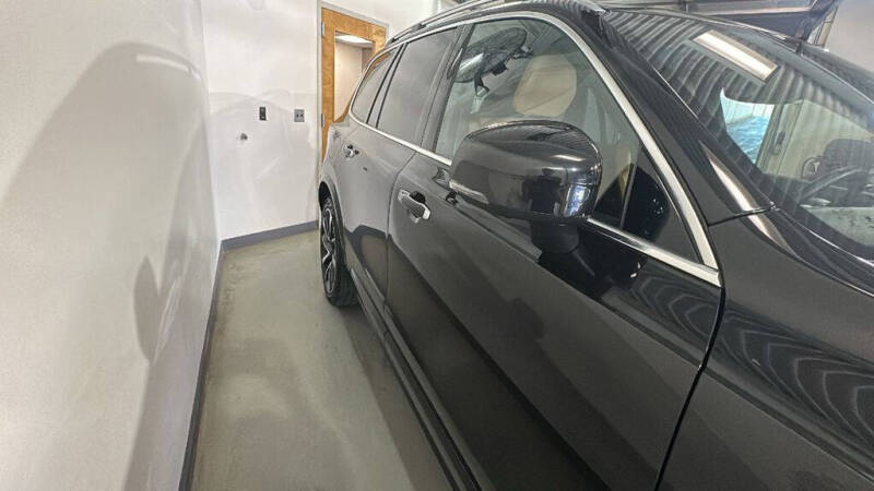 2018 Volvo XC90 T6 Momentum