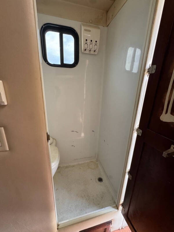 2007 Freightliner Coranado 132 ARI Legacy II Condo Sleeper