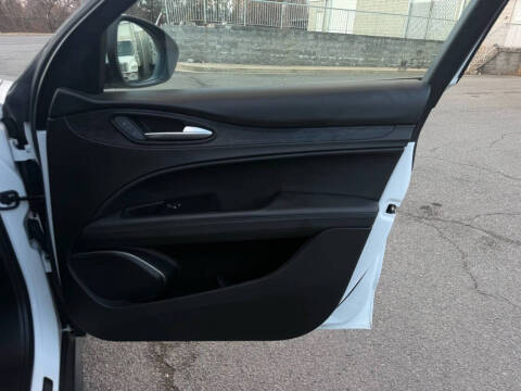 2022 Alfa Romeo Stelvio Sprint