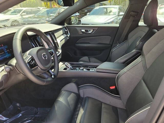 2024 Volvo S60 B5 Plus Black Edition