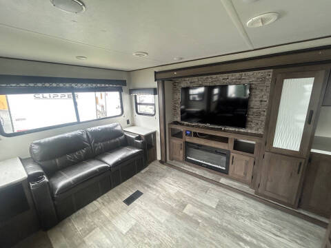 2021 Prime Time RV Avenger 28REI