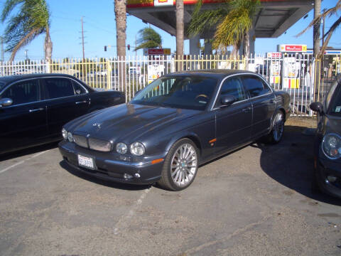 2005 Jaguar XJR