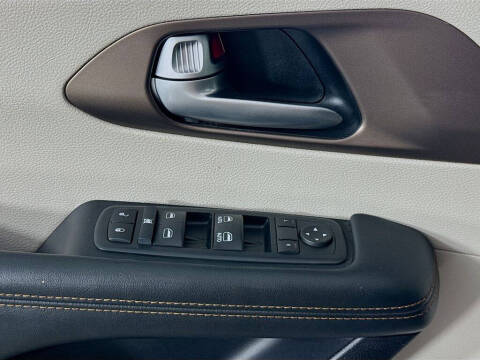 2017 Chrysler Pacifica LX