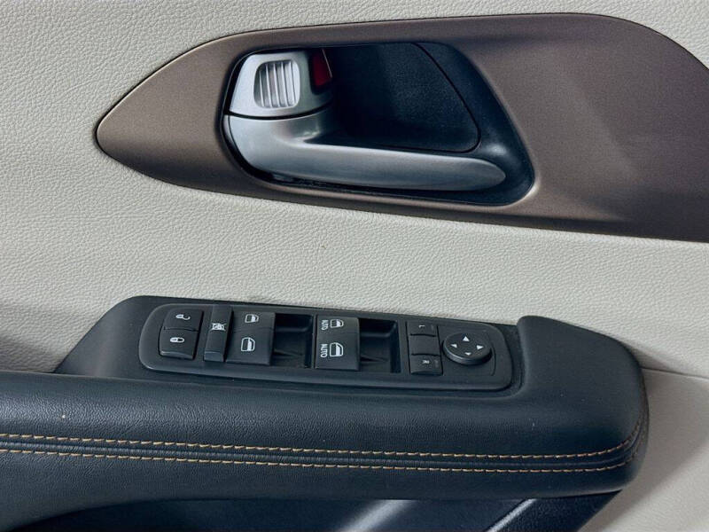 2017 Chrysler Pacifica LX