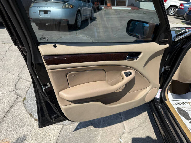 2004 BMW 3 Series 330xi