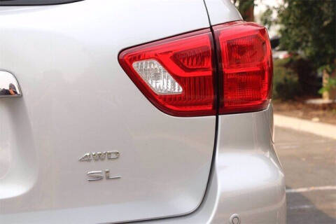 2019 Nissan Pathfinder SL