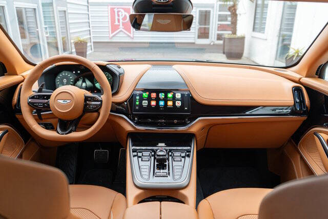 2026 Aston Martin DBX 20