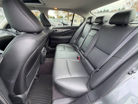 2015 Infiniti Q50 Premium