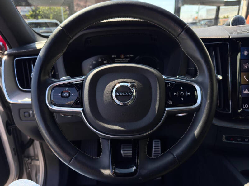 2021 Volvo XC60 Recharge T8 Polestar Engineered