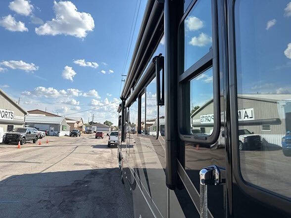 2008 Freightliner XCR Chassis