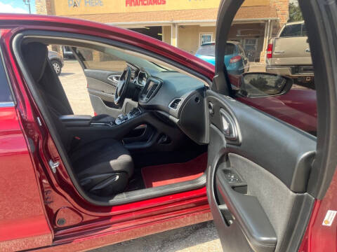 2016 Chrysler 200 Limited