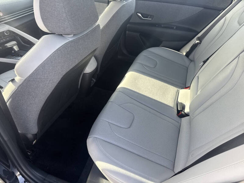 2024 Hyundai Elantra Limited