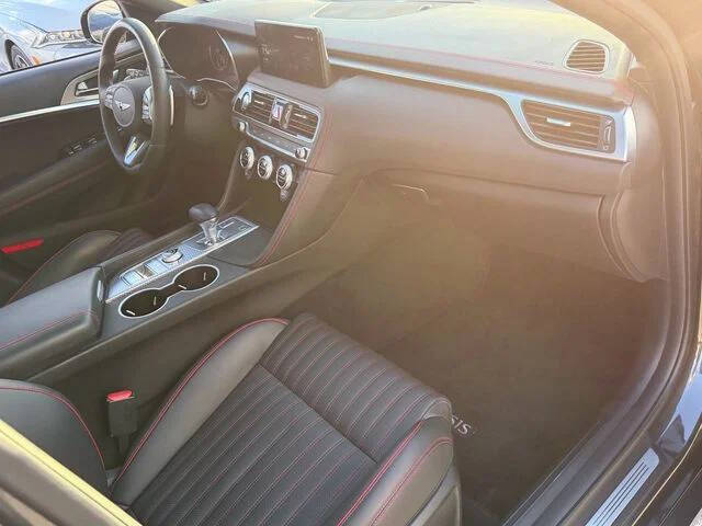 2023 Genesis G70