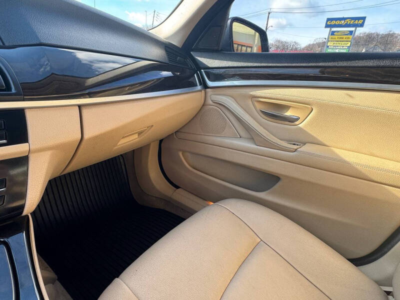 2014 BMW 5 Series 528i