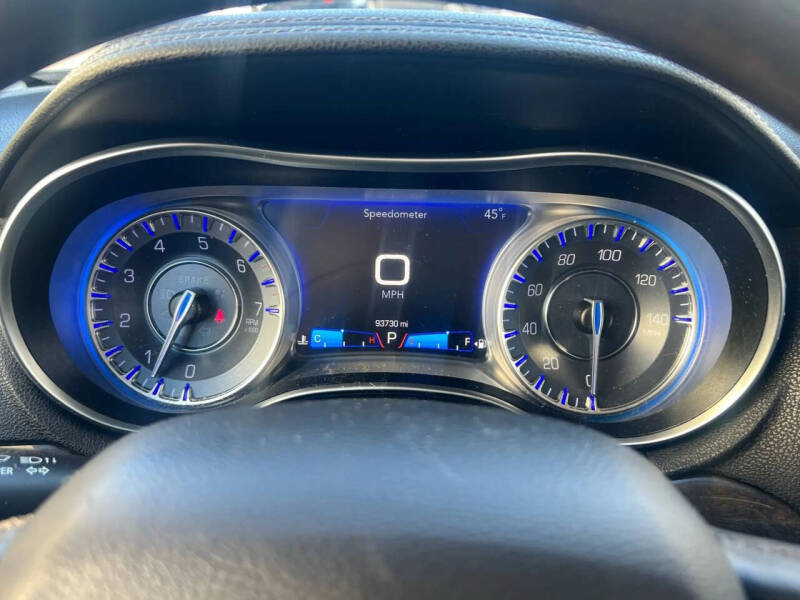 2017 Chrysler 300 C