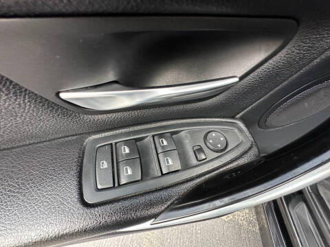 2015 BMW 3 Series 320i