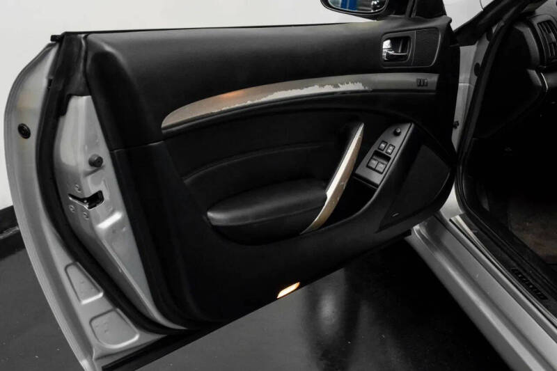 2010 Infiniti G37 Coupe x