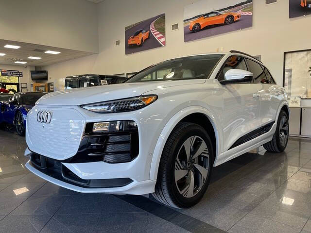 2025 Audi Q6 e-tron quattro Premium Plus