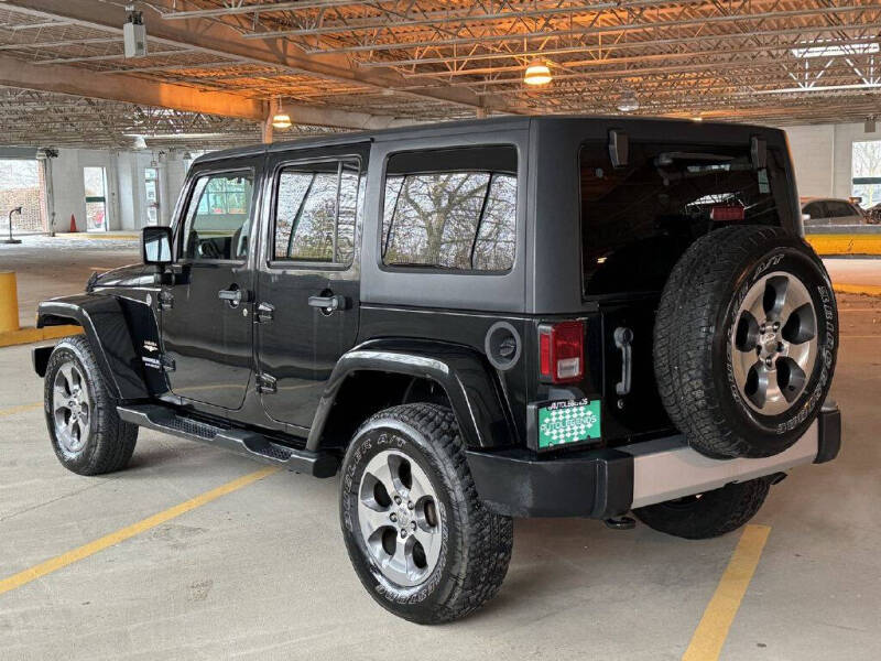 2012 Jeep Wrangler Unlimited Sahara photo 4